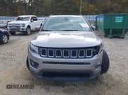 ✅ 2019 Jeep Compass Altitude • VIN: 3C4NJCBB4KT685869 • Lot: 40695811. Wystawiony na IAAI z przebiegiem 70 065 mil. Bezpłatny archiwum sprzedaży aukcyjnych z USA i szczegółowy raport historii pojazdu na DreamBid. Zdjęcie 13.