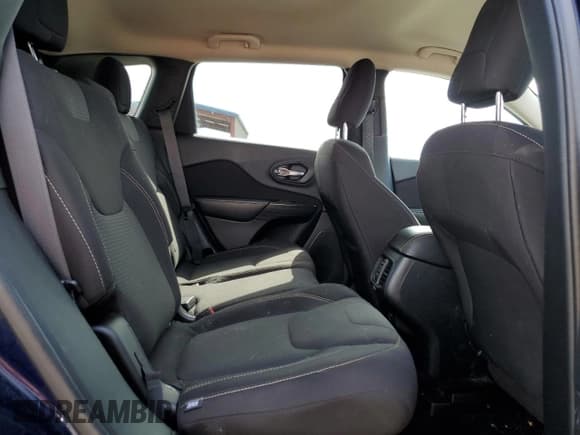 ✅ 2016 Jeep Cherokee Latitude • VIN: 1C4PJMCS8GW175278 • Lot: 60507985. Listed on Copart with 96,532 mi. Free auction sales archive from the USA and detailed vehicle history report at DreamBid. Image 11.