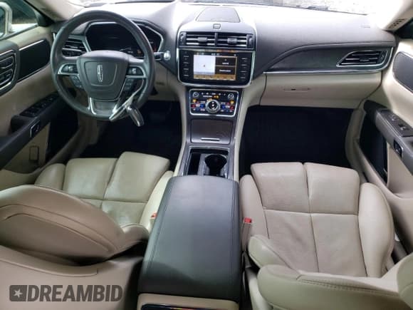 ✅ 2017 Lincoln Continental Reserve • VIN: 1LN6L9NC8H5629590 • Lot: 65441665. Wystawiony na Copart z przebiegiem 62 256 mil. Bezpłatny archiwum sprzedaży aukcyjnych z USA i szczegółowy raport historii pojazdu na DreamBid. Zdjęcie 8.