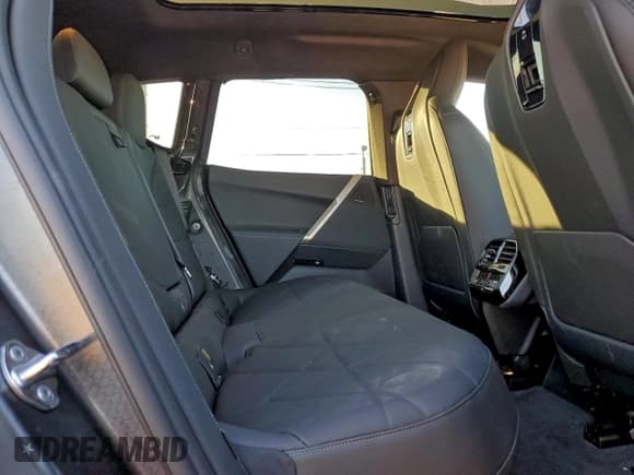 ✅ 2024 BMW iX xDrive50 • VIN: WB523CF04RCN74259 • Lot: 96496275. Wystawiony na Copart z przebiegiem 17 068 mil. Bezpłatny archiwum sprzedaży aukcyjnych z USA i szczegółowy raport historii pojazdu na DreamBid. Zdjęcie 11.