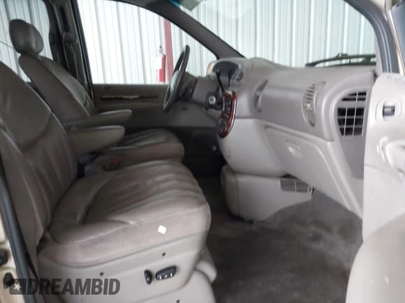 ✅ 2000 Chrysler Town & Country Limited • VIN: 1C4GP64L6YB609675 • Лот: 41980552. Опубликован ранее на IAAI с пробегом 183 181 миль. Бесплатный доступ к архиву аукционных продаж из США и подробный отчёт об истории автомобиля на DreamBid. Изображение 5.