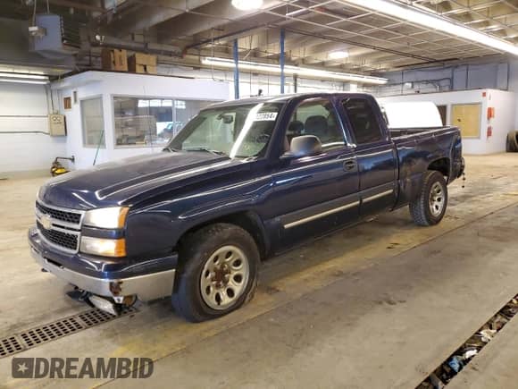 2006 Chevrolet Silverado 1500 LT2 z VIN 2GCEC19Z861323665, wystawiony jako Copart lot #76084704 z przebiegiem 122 792 mil mil oraz Nie do naprawy • Non repairable. Historia ofert i sprzedaży dostępna na DreamBid. Obrazek 1.