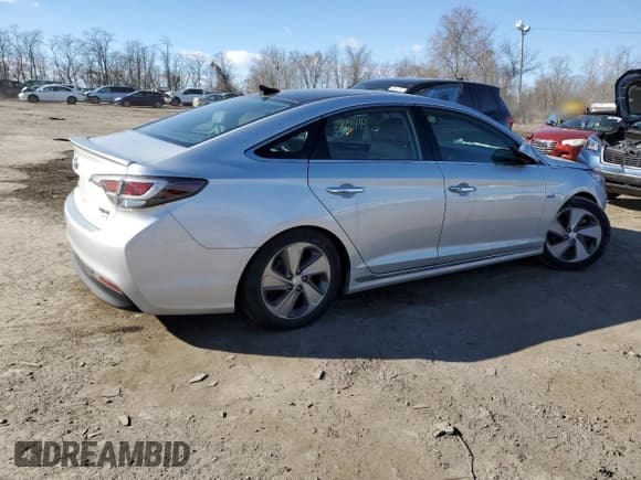 ✅ 2016 Hyundai Sonata Limited • VIN: KMHE34L17GA019394 • Lot: 39476483. Listed on Copart with 44,408 mi. Free auction sales archive from the USA and detailed vehicle history report at DreamBid. Image 3.