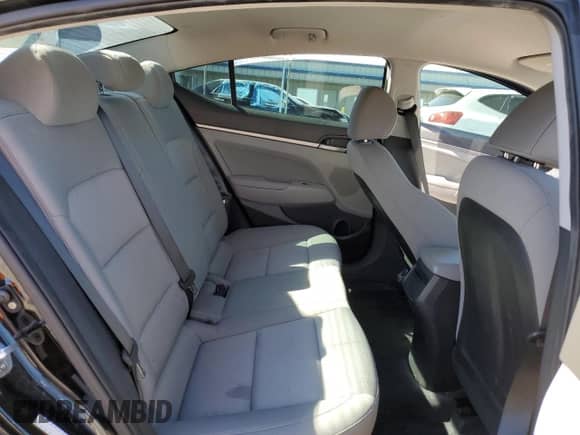 2018 Hyundai Elantra SEL с VIN KMHD84LF9JU520513, выставлен на аукционе Copart как лот 85907915 с пробегом 54 958 миль миль и Списание • Salvage title. История ставок и продаж доступна на DreamBid. Изображение 10.