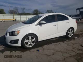 2012 Chevrolet Sonic LTZ z VIN 1G1JE5SH7C4191542, wystawiony jako Copart lot #53477375 z przebiegiem 206 562 mil mil oraz Szkoda całkowita • Salvage title. Historia ofert i sprzedaży dostępna na DreamBid. Obrazek 1.