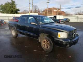 2006 Dodge Dakota SLT z VIN 1D7HW48N46S646881, wystawiony jako Copart lot #82167974 z przebiegiem 188 071 mil mil oraz Szkoda całkowita • Salvage title. Historia ofert i sprzedaży dostępna na DreamBid. Obrazek 4.