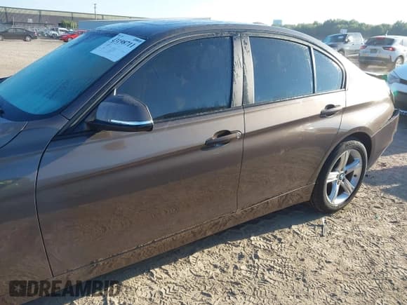 ✅ 2013 BMW 3 Series 328i xDrive • VIN: WBA3B5C53DF593946 • Лот: 43198711. Опубликован ранее на IAAI с пробегом 82 598 миль. Бесплатный доступ к архиву аукционных продаж из США и подробный отчёт об истории автомобиля на DreamBid. Изображение 14.