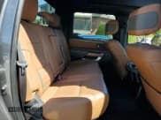 ✅ 2023 Toyota Tundra 1794 Edition • VIN: 5TFMA5DB2PX060354 • Lot: 70287575. Wystawiony na Copart z przebiegiem 48 757 mil. Bezpłatny archiwum sprzedaży aukcyjnych z USA i szczegółowy raport historii pojazdu na DreamBid. Zdjęcie 10.