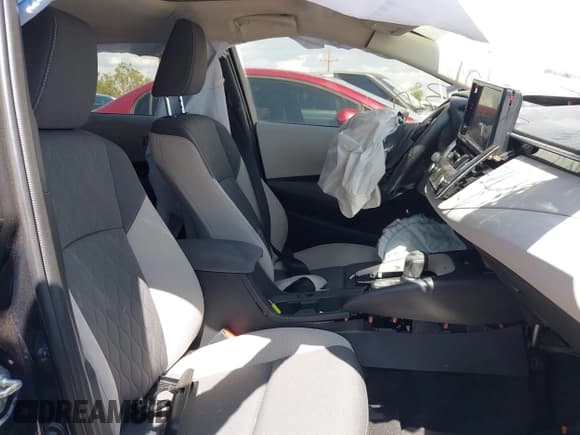 ✅ 2024 Toyota Corolla Hybrid LE • VIN: JTDBCMFE7RJ035751 • Лот: 42873494. Опубликован ранее на IAAI с пробегом Не указан. Бесплатный доступ к архиву аукционных продаж из США и подробный отчёт об истории автомобиля на DreamBid. Изображение 5.