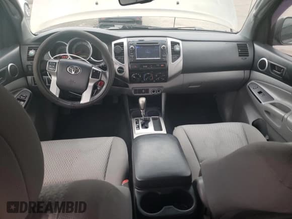 ✅ 2013 Toyota Tacoma • VIN: 3TMLU4EN4DM124465 • Lot: 58167135. Listed on Copart with 116,098 mi. Free auction sales archive from the USA and detailed vehicle history report at DreamBid. Image 8.