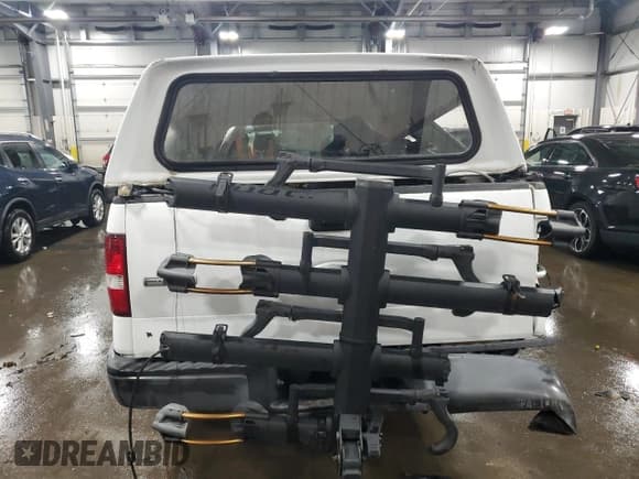 ✅ 2007 Ford F-150 XL • VIN: 1FTRF12267NA74756 • Lot: 85821275. Wystawiony na Copart z przebiegiem 105 562 mil. Bezpłatny archiwum sprzedaży aukcyjnych z USA i szczegółowy raport historii pojazdu na DreamBid. Zdjęcie 6.