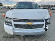 ✅ 2014 Chevrolet Suburban LT • VIN: 1GNSKJE75ER141221 • Lot: 71157495. Wystawiony na Copart z przebiegiem 194 325 mil. Bezpłatny archiwum sprzedaży aukcyjnych z USA i szczegółowy raport historii pojazdu na DreamBid. Zdjęcie 5.
