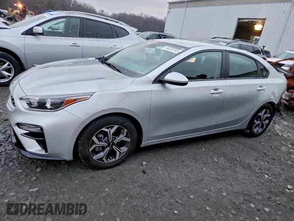 ✅ 2019 Kia Forte LXS • VIN: 3KPF24AD9KE102467 • Lot: 94239745. Wystawiony na Copart z przebiegiem 20 841 mil. Bezpłatny archiwum sprzedaży aukcyjnych z USA i szczegółowy raport historii pojazdu na DreamBid. Zdjęcie 1.