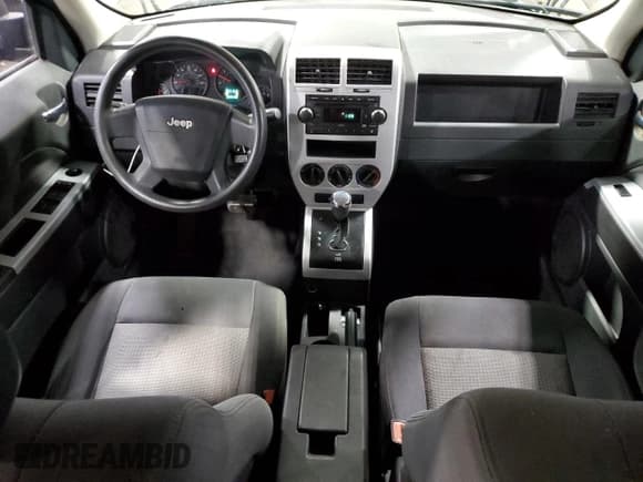 ✅ 2008 Jeep Patriot Sport • VIN: 1J8FF28W28D651737 • Lot: 91999285. Listed on Copart with 222,897 mi. Free auction sales archive from the USA and detailed vehicle history report at DreamBid. Image 8.