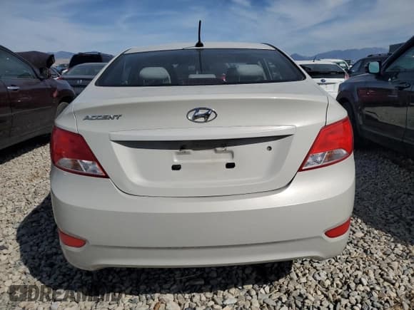 ✅ 2016 Hyundai Accent SE • VIN: KMHCT4AE5GU982287 • Лот: 71951364. Опубликован ранее на Copart с пробегом 157 126 миль. Бесплатный доступ к архиву аукционных продаж из США и подробный отчёт об истории автомобиля на DreamBid. Изображение 6.