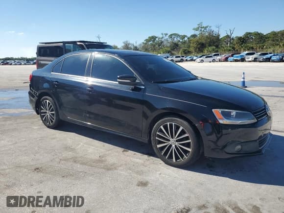 ✅ 2011 Volkswagen Jetta SEL • VIN: 3VWLZ7AJ4BM083223 • Лот: 93319355. Опубликован ранее на Copart с пробегом 213 229 миль. Бесплатный доступ к архиву аукционных продаж из США и подробный отчёт об истории автомобиля на DreamBid. Изображение 4.