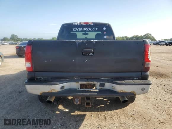 ✅ 2005 Chevrolet Silverado 1500 LS • VIN: 1GCEK19V45E151261 • Lot: 61556275. Wystawiony na Copart z przebiegiem 329 943 mil mil. Skorzystaj z bezpłatnego archiwum sprzedaży aukcyjnych z USA i zobacz szczegółowy raport historii pojazdu na DreamBid. Zdjęcie 6.