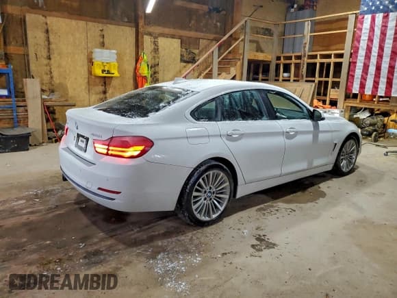 ✅ 2016 BMW 4 Series 428i xDrive • VIN: WBA4C9C57GG141599 • Lot: 95274075. Wystawiony na Copart z przebiegiem 78 927 mil. Bezpłatny archiwum sprzedaży aukcyjnych z USA i szczegółowy raport historii pojazdu na DreamBid. Zdjęcie 3.