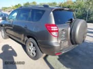 ✅ 2012 Toyota RAV4 • VIN: 2T3BF4DV4CW210413 • Lot: 43108576. Wystawiony na IAAI z przebiegiem 224 781 mil. Bezpłatny archiwum sprzedaży aukcyjnych z USA i szczegółowy raport historii pojazdu na DreamBid. Zdjęcie 3.