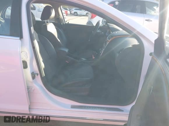 ✅ 2011 Chevrolet Malibu 2LT • VIN: 1G1ZD5E10BF124966 • Lot: 43608438. Wystawiony na IAAI z przebiegiem 156 643 mil. Bezpłatny archiwum sprzedaży aukcyjnych z USA i szczegółowy raport historii pojazdu na DreamBid. Zdjęcie 5.