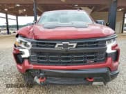 ✅ 2024 Chevrolet Silverado 1500 LT Trail Boss • VIN: 3GCUDFE84RG412664 • Lot: 57477365. Wystawiony na Copart z przebiegiem 812 mil. Bezpłatny archiwum sprzedaży aukcyjnych z USA i szczegółowy raport historii pojazdu na DreamBid. Zdjęcie 5.