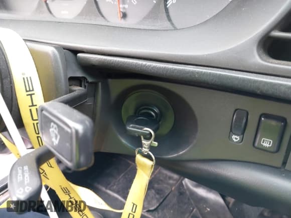 ✅ 1985 Porsche 944 • VIN: WP0AA0945FN454005 • Лот: 42619615. Опубликован ранее на IAAI с пробегом 145 557 миль. Бесплатный доступ к архиву аукционных продаж из США и подробный отчёт об истории автомобиля на DreamBid. Изображение 11.