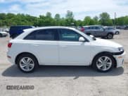 ✅ 2018 Audi Q3 Premium • VIN: WA1ECCFSXJR020965 • Lot: 42301424. Listed on IAAI with 96,583 mi. Free auction sales archive from the USA and detailed vehicle history report at DreamBid. Image 13.