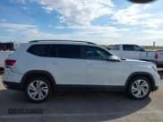 ✅ 2022 Volkswagen Atlas SE • VIN: 1V2WR2CA4NC557725 • Lot: 43472311. Wystawiony na IAAI z przebiegiem 23 725 mil. Bezpłatny archiwum sprzedaży aukcyjnych z USA i szczegółowy raport historii pojazdu na DreamBid. Zdjęcie 13.