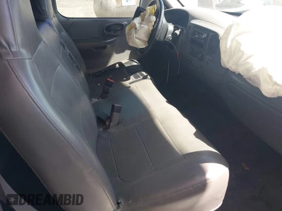 ✅ 2001 Ford F-150 XL • VIN: 1FTRX17W81NA52371 • Lot: 41786646. Listed on IAAI with 273,676 mi. Free auction sales archive from the USA and detailed vehicle history report at DreamBid. Image 5.