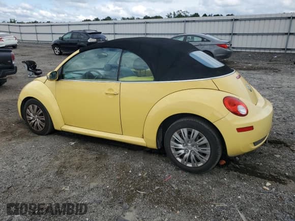 ✅ 2007 Volkswagen Beetle • VIN: 3VWRF31Y47M417878 • Lot: 69443985. Listed on Copart with 101,914 mi. Free auction sales archive from the USA and detailed vehicle history report at DreamBid. Image 2.