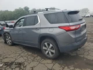 ✅ 2018 Chevrolet Traverse LT • VIN: 1GNEVHKW5JJ207459 • Lot: 68988754. Wystawiony na Copart z przebiegiem 62 921 mil. Bezpłatny archiwum sprzedaży aukcyjnych z USA i szczegółowy raport historii pojazdu na DreamBid. Zdjęcie 2.