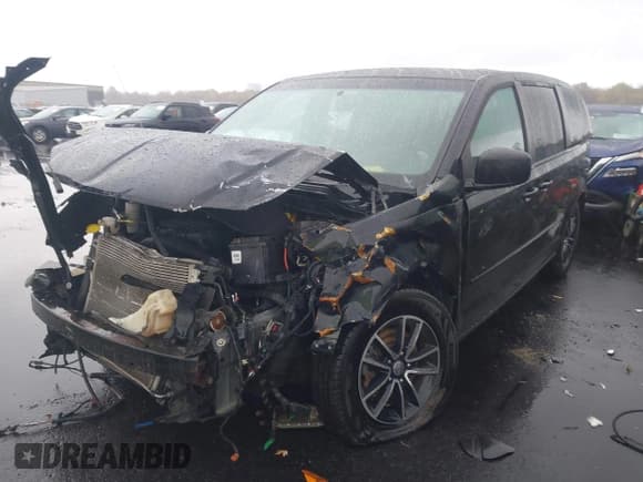 ✅ 2014 Dodge Grand Caravan SXT • VIN: 2C4RDGCG9ER118803 • Lot: 43521627. Wystawiony na IAAI z przebiegiem 229 932 mil. Bezpłatny archiwum sprzedaży aukcyjnych z USA i szczegółowy raport historii pojazdu na DreamBid. Zdjęcie 18.