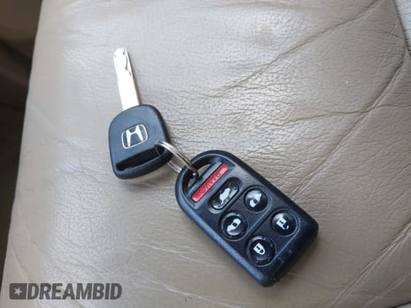 ✅ 2009 Honda Odyssey Touring • VIN: 5FNRL38829B014152 • Lot: 42160341. Listed on IAAI with 206,532 mi. Free auction sales archive from the USA and detailed vehicle history report at DreamBid. Image 11.