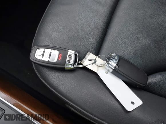 ✅ 2015 Audi Q5 Premium Plus • VIN: WA1DGAFP1FA122984 • Lot: 43733544. Listed on IAAI with 116,293 mi. Free auction sales archive from the USA and detailed vehicle history report at DreamBid. Image 11.