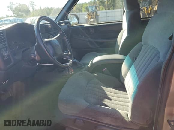 ✅ 2002 Chevrolet Blazer LS • VIN: 1GNCS18W02K221232 • Lot: 87076505. Listed on Copart with 76,422 mi. Free auction sales archive from the USA and detailed vehicle history report at DreamBid. Image 7.