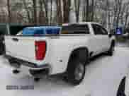 2021 Chevrolet Silverado 3500HD LT z VIN 1GC4YTEY5MF163725, wystawiony jako Copart lot #43392655 z przebiegiem 108 242 mil mil oraz Czysty tytuł • Clean title. Historia ofert i sprzedaży dostępna na DreamBid. Obrazek 3.