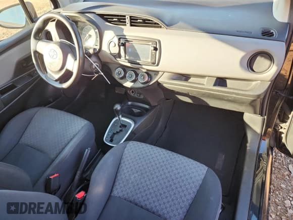 ✅ 2015 Toyota Yaris L • VIN: VNKJTUD3XFA022718 • Лот: 82523985. Опубликован ранее на Copart с пробегом 304 519 миль. Бесплатный доступ к архиву аукционных продаж из США и подробный отчёт об истории автомобиля на DreamBid. Изображение 8.