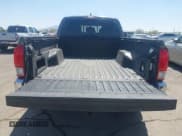 ✅ 2017 Toyota Tacoma SR5 • VIN: 3TMDZ5BN4HM035940 • Lot: 42276879. Wystawiony na IAAI z przebiegiem 110 626 mil. Bezpłatny archiwum sprzedaży aukcyjnych z USA i szczegółowy raport historii pojazdu na DreamBid. Zdjęcie 17.