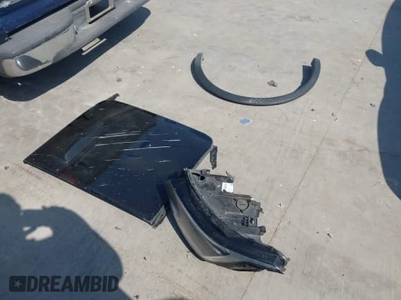 ✅ 2023 Volkswagen Tiguan SE R-Line Black • VIN: 3VVCB7AX0PM062647 • Lot: 43512995. Wystawiony na IAAI z przebiegiem 34 220 mil. Bezpłatny archiwum sprzedaży aukcyjnych z USA i szczegółowy raport historii pojazdu na DreamBid. Zdjęcie 12.