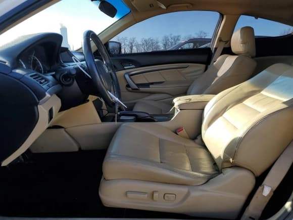 ✅ 2011 Honda Accord EX-L • VIN: 1HGCS2B82BA003664 • Lot: 83066274. Listed on Copart with 83,482 mi. Free auction sales archive from the USA and detailed vehicle history report at DreamBid. Image 7.