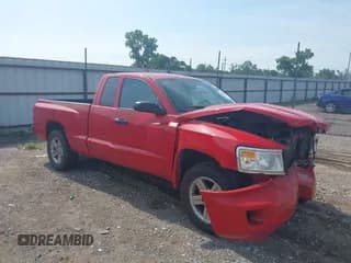 ✅ 2008 Dodge Dakota SLT • VIN: 1D7HW42K58S520319 • Лот: 42465018. Опубликован ранее на IAAI с пробегом 74 179 миль. Бесплатный доступ к архиву аукционных продаж из США и подробный отчёт об истории автомобиля на DreamBid. Изображение 1.