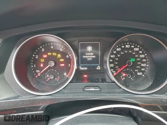 ✅ 2018 Volkswagen Tiguan S • VIN: 3VV0B7AX5JM084184 • Lot: 95682865. Wystawiony na Copart z przebiegiem 196 605 mil. Bezpłatny archiwum sprzedaży aukcyjnych z USA i szczegółowy raport historii pojazdu na DreamBid. Zdjęcie 9.