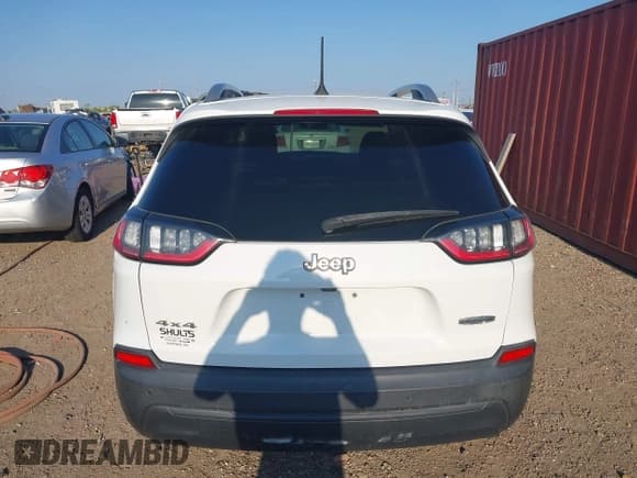 ✅ 2020 Jeep Cherokee Latitude Plus • VIN: 1C4PJMLB8LD609690 • Lot: 43128385. Wystawiony na IAAI z przebiegiem 55 029 mil. Bezpłatny archiwum sprzedaży aukcyjnych z USA i szczegółowy raport historii pojazdu na DreamBid. Zdjęcie 16.