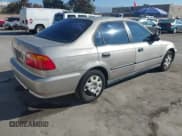 ✅ 2000 Honda Civic LX • VIN: 2HGEJ6677YH583525 • Лот: 43797576. Опубликован ранее на IAAI с пробегом 171 556 миль. Бесплатный доступ к архиву аукционных продаж из США и подробный отчёт об истории автомобиля на DreamBid. Изображение 4.