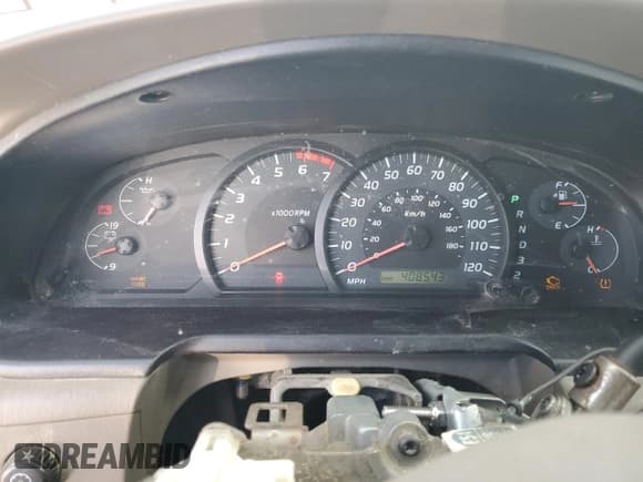 ✅ 2005 Toyota Tundra SR5 • VIN: 5TBET34135S486818 • Лот: 92215955. Опубликован ранее на Copart с пробегом 408 543 миль. Бесплатный доступ к архиву аукционных продаж из США и подробный отчёт об истории автомобиля на DreamBid. Изображение 9.