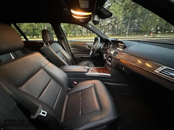 ✅ 2014 Mercedes-Benz E 350 Luxury • VIN: WDDHH8JB2EA981420 • Лот: 84056865. Опубликован ранее на Copart с пробегом 151 973 миль. Бесплатный доступ к архиву аукционных продаж из США и подробный отчёт об истории автомобиля на DreamBid. Изображение 5.