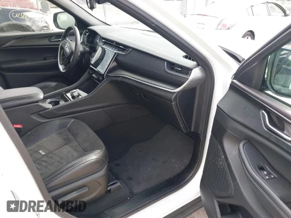 ✅ 2024 Jeep Grand Cherokee Laredo • VIN: 1C4RJKAG0R8535761 • Lot: 42492902. Listed on IAAI with 27,796 mi. Free auction sales archive from the USA and detailed vehicle history report at DreamBid. Image 5.