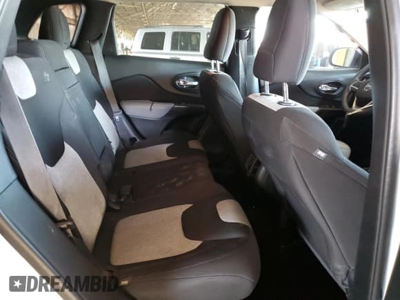 ✅ 2014 Jeep Cherokee Sport • VIN: 1C4PJLAB0EW217243 • Lot: 91706885. Wystawiony na Copart z przebiegiem 98 220 mil. Bezpłatny archiwum sprzedaży aukcyjnych z USA i szczegółowy raport historii pojazdu na DreamBid. Zdjęcie 10.