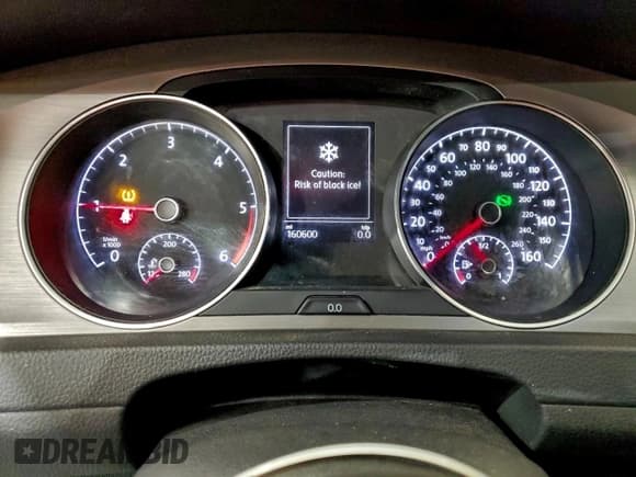 ✅ 2015 Volkswagen Golf SE • VIN: 3VWCA7AU6FM506939 • Lot: 96054235. Listed on Copart with 160,600 mi. Free auction sales archive from the USA and detailed vehicle history report at DreamBid. Image 9.