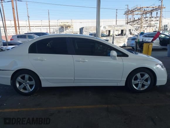 ✅ 2011 Honda Civic LX-S • VIN: 2HGFA1F64BH537107 • Лот: 43622400. Опубликован ранее на IAAI с пробегом 175 651 миль. Бесплатный доступ к архиву аукционных продаж из США и подробный отчёт об истории автомобиля на DreamBid. Изображение 13.